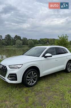 Внедорожник / Кроссовер Audi Q5 2021 в 