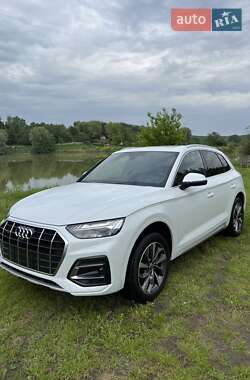 Внедорожник / Кроссовер Audi Q5 2021 в 