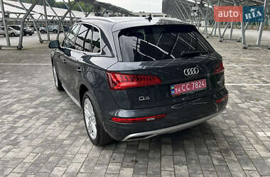 Позашляховик / Кросовер Audi Q5 2018 в 