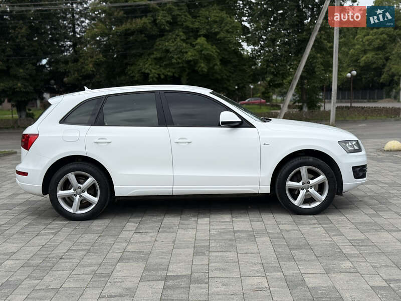 Внедорожник / Кроссовер Audi Q5 2012 в Тячеве