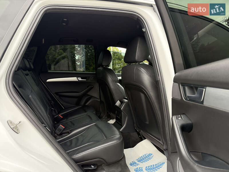 Внедорожник / Кроссовер Audi Q5 2012 в Тячеве