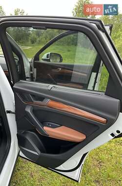 Внедорожник / Кроссовер Audi Q5 2021 в 