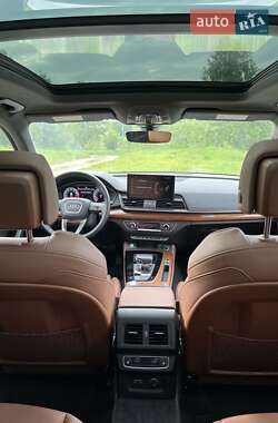 Внедорожник / Кроссовер Audi Q5 2021 в 