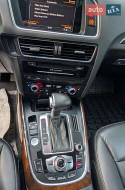 Позашляховик / Кросовер Audi Q5 2015 в 