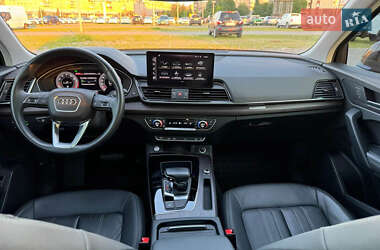 Внедорожник / Кроссовер Audi Q5 2021 в 