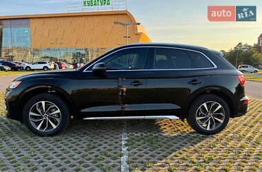 Внедорожник / Кроссовер Audi Q5 2021 в 