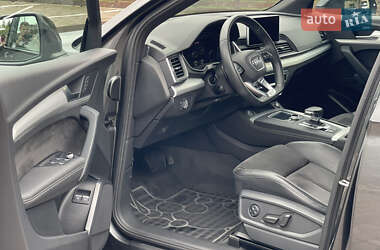 Внедорожник / Кроссовер Audi Q5 2020 в 