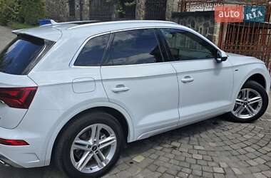 Внедорожник / Кроссовер Audi Q5 2021 в 