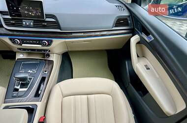 Позашляховик / Кросовер Audi Q5 2017 в 