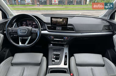 Внедорожник / Кроссовер Audi Q5 2017 в 