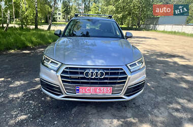 Внедорожник / Кроссовер Audi Q5 2018 в 