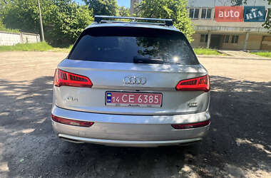 Внедорожник / Кроссовер Audi Q5 2018 в 
