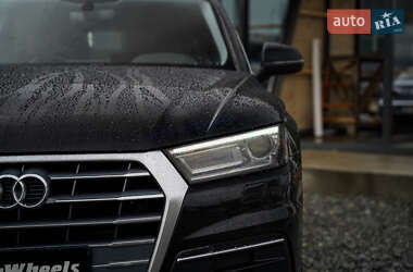 Позашляховик / Кросовер Audi Q5 2018 в 