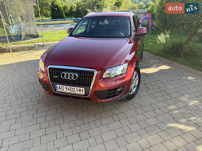 Внедорожник / Кроссовер Audi Q5 2011 в Сваляве