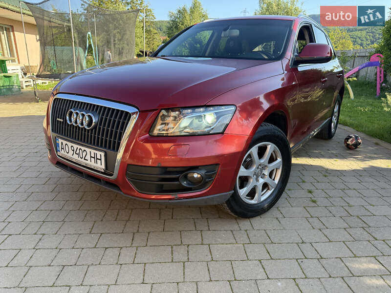 Внедорожник / Кроссовер Audi Q5 2011 в Сваляве