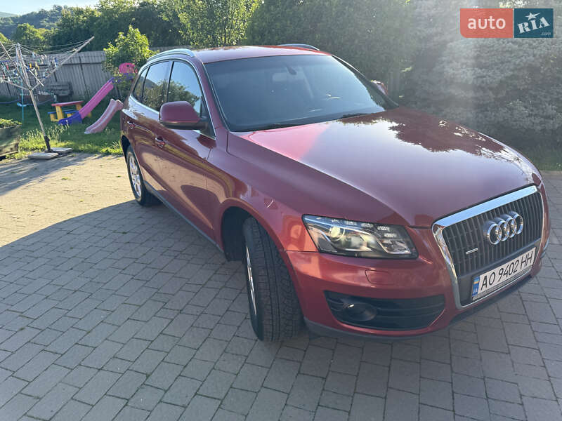 Внедорожник / Кроссовер Audi Q5 2011 в Сваляве