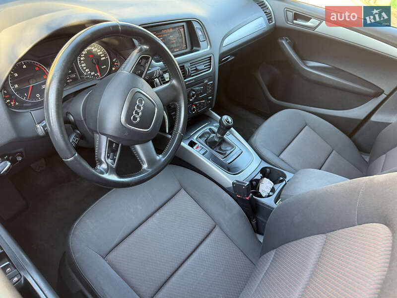 Внедорожник / Кроссовер Audi Q5 2011 в Сваляве