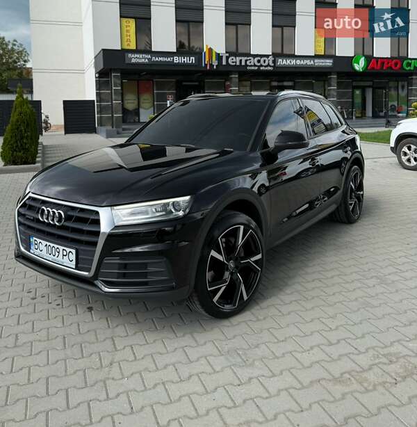 Внедорожник / Кроссовер Audi Q5 2017 в Виноградове