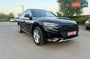 Внедорожник / Кроссовер Audi Q5 2021 в 