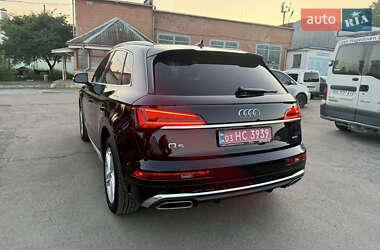 Внедорожник / Кроссовер Audi Q5 2021 в 