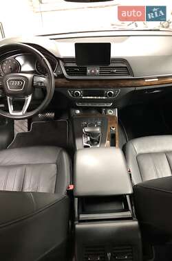 Внедорожник / Кроссовер Audi Q5 2020 в 