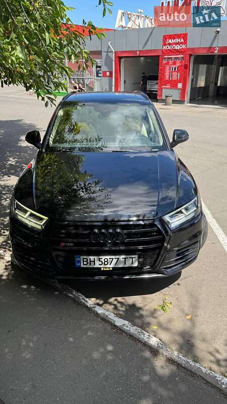 Внедорожник / Кроссовер Audi Q5 2017 в 