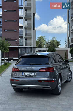 Внедорожник / Кроссовер Audi Q5 2019 в 