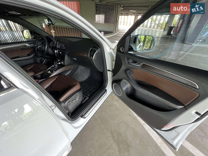 Внедорожник / Кроссовер Audi Q5 2015 в Харькове