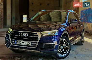 Внедорожник / Кроссовер Audi Q5 2017 в 