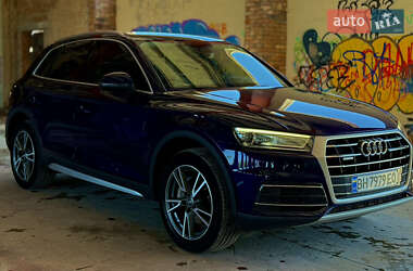 Внедорожник / Кроссовер Audi Q5 2017 в 