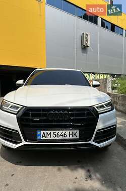 Внедорожник / Кроссовер Audi Q5 2018 в 