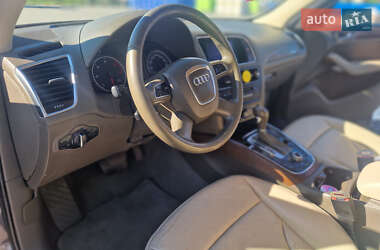 Внедорожник / Кроссовер Audi Q5 2011 в 