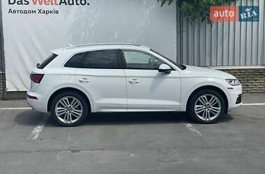 Внедорожник / Кроссовер Audi Q5 2018 в 