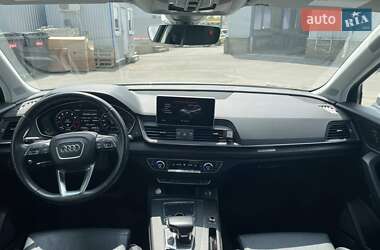 Внедорожник / Кроссовер Audi Q5 2018 в 