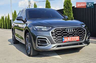 Внедорожник / Кроссовер Audi Q5 2021 в 