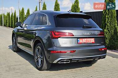 Внедорожник / Кроссовер Audi Q5 2021 в 