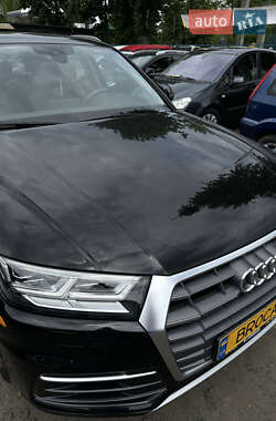 Внедорожник / Кроссовер Audi Q5 2018 в 