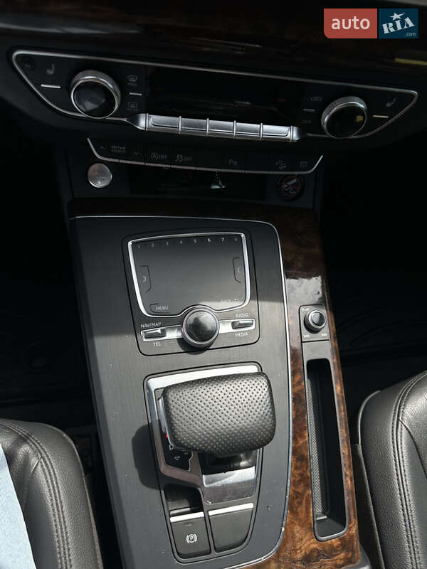 Внедорожник / Кроссовер Audi Q5 2018 в Луцке