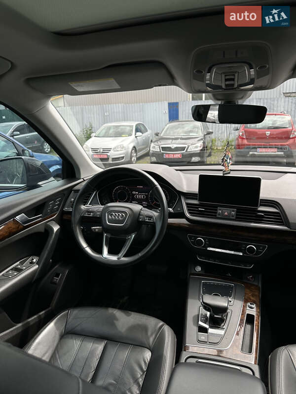 Позашляховик / Кросовер Audi Q5 2018 в Луцьку