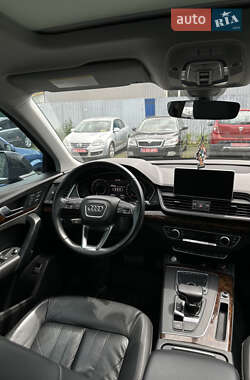 Внедорожник / Кроссовер Audi Q5 2018 в 