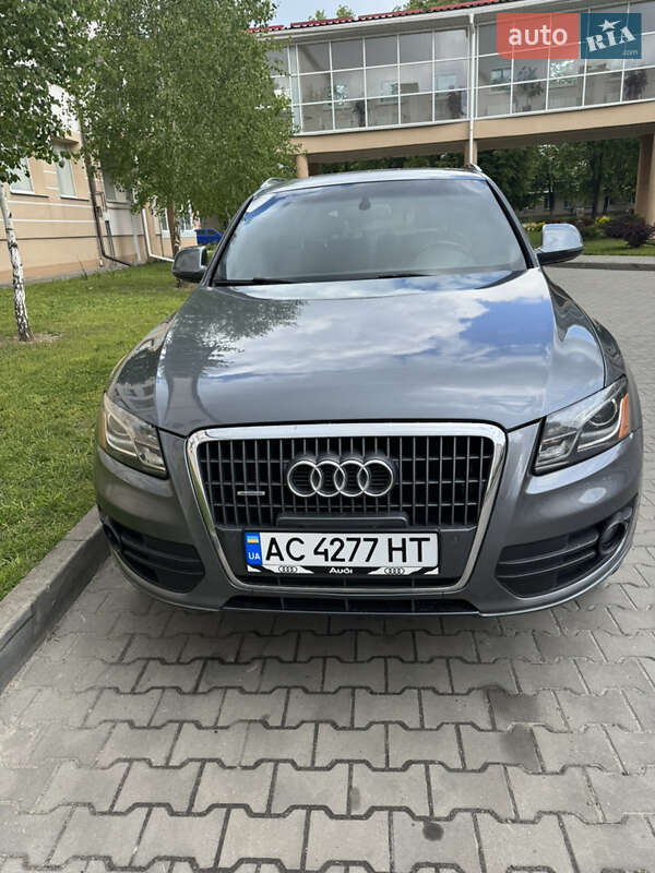 Внедорожник / Кроссовер Audi Q5 2011 в 