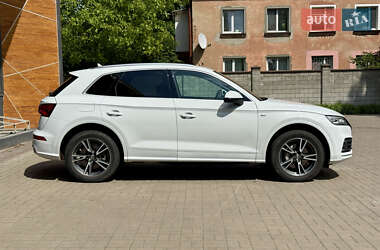 Позашляховик / Кросовер Audi Q5 2020 в 