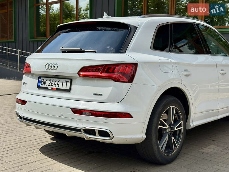 Позашляховик / Кросовер Audi Q5 2020 в Рівному