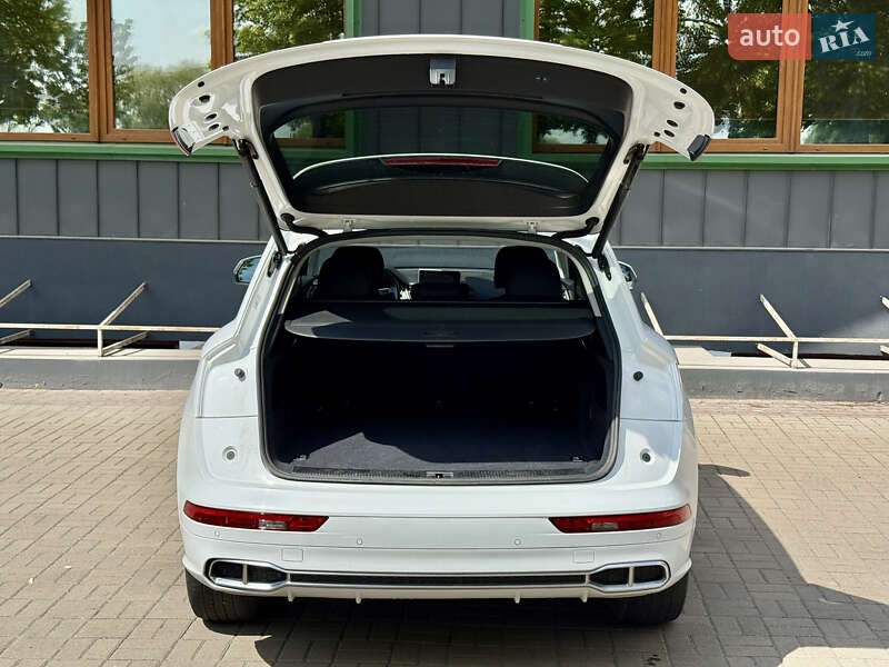 Позашляховик / Кросовер Audi Q5 2020 в Рівному