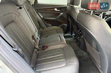 Позашляховик / Кросовер Audi Q5 2020 в 