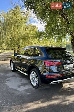 Внедорожник / Кроссовер Audi Q5 2018 в 