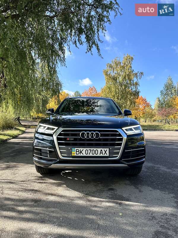 Внедорожник / Кроссовер Audi Q5 2018 в 