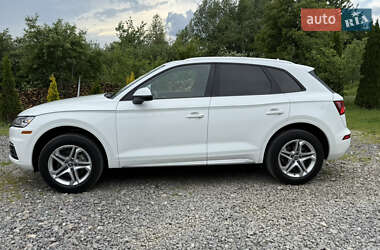 Позашляховик / Кросовер Audi Q5 2018 в 