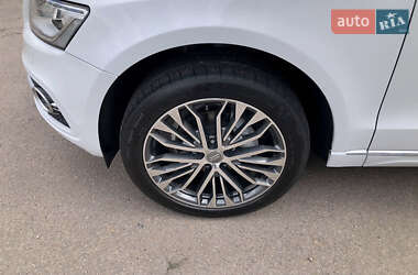 Позашляховик / Кросовер Audi Q5 2016 в 