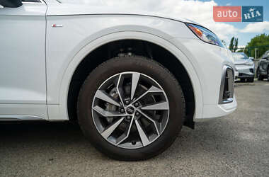 Внедорожник / Кроссовер Audi Q5 2021 в 